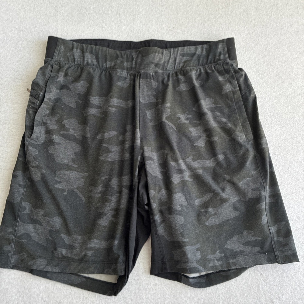Lululemon T.H.E. Shorts 9" Luxtreme Lined Men's Medium Camo Active Gym Running